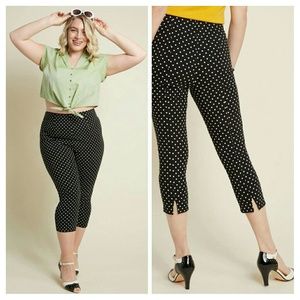 Modcloth Hell Bunny Jive Petal Pusher Dot Pants 4X